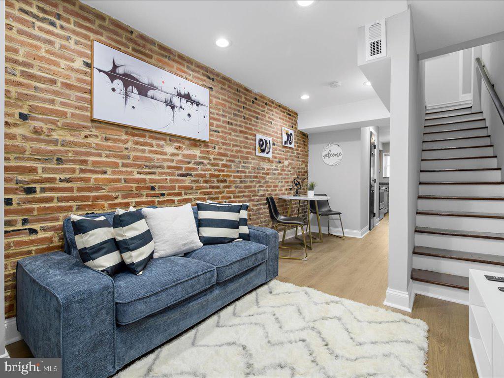 521 S CHAPEL STREET