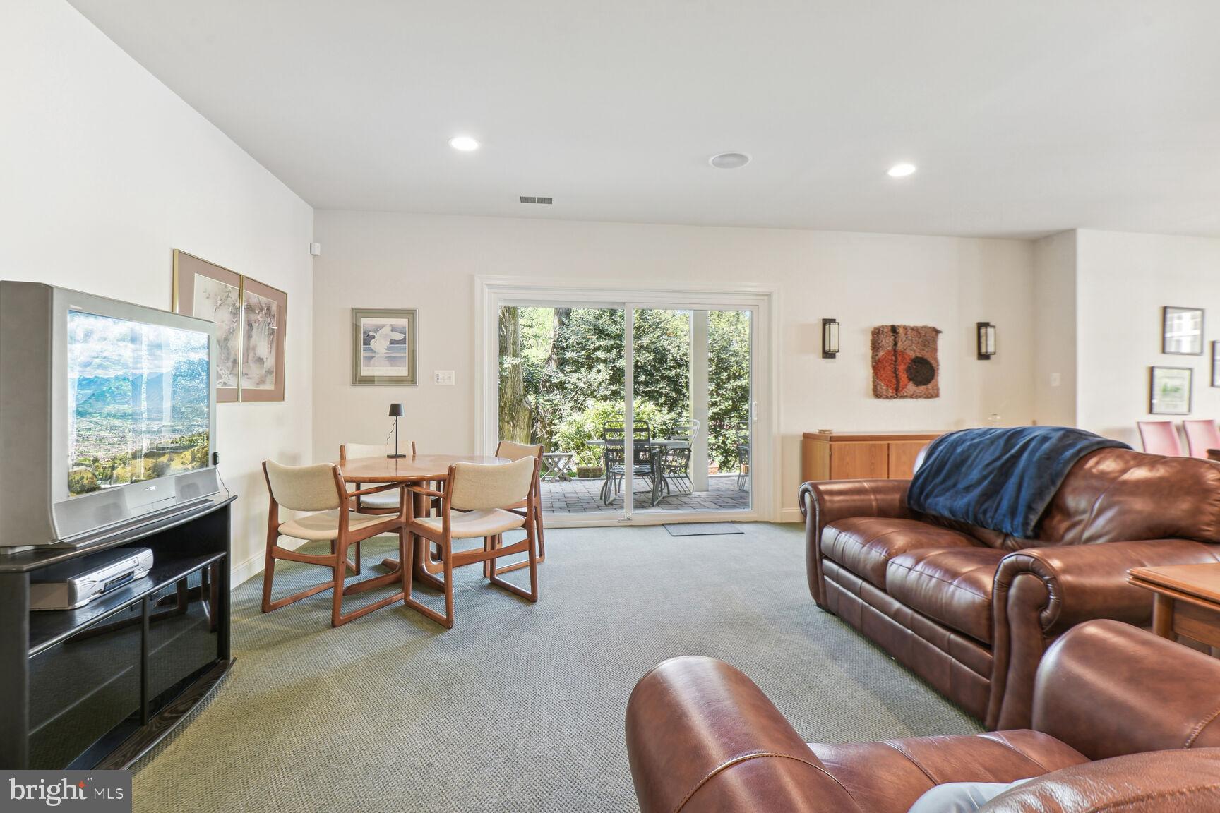 WOODMONT - Residential