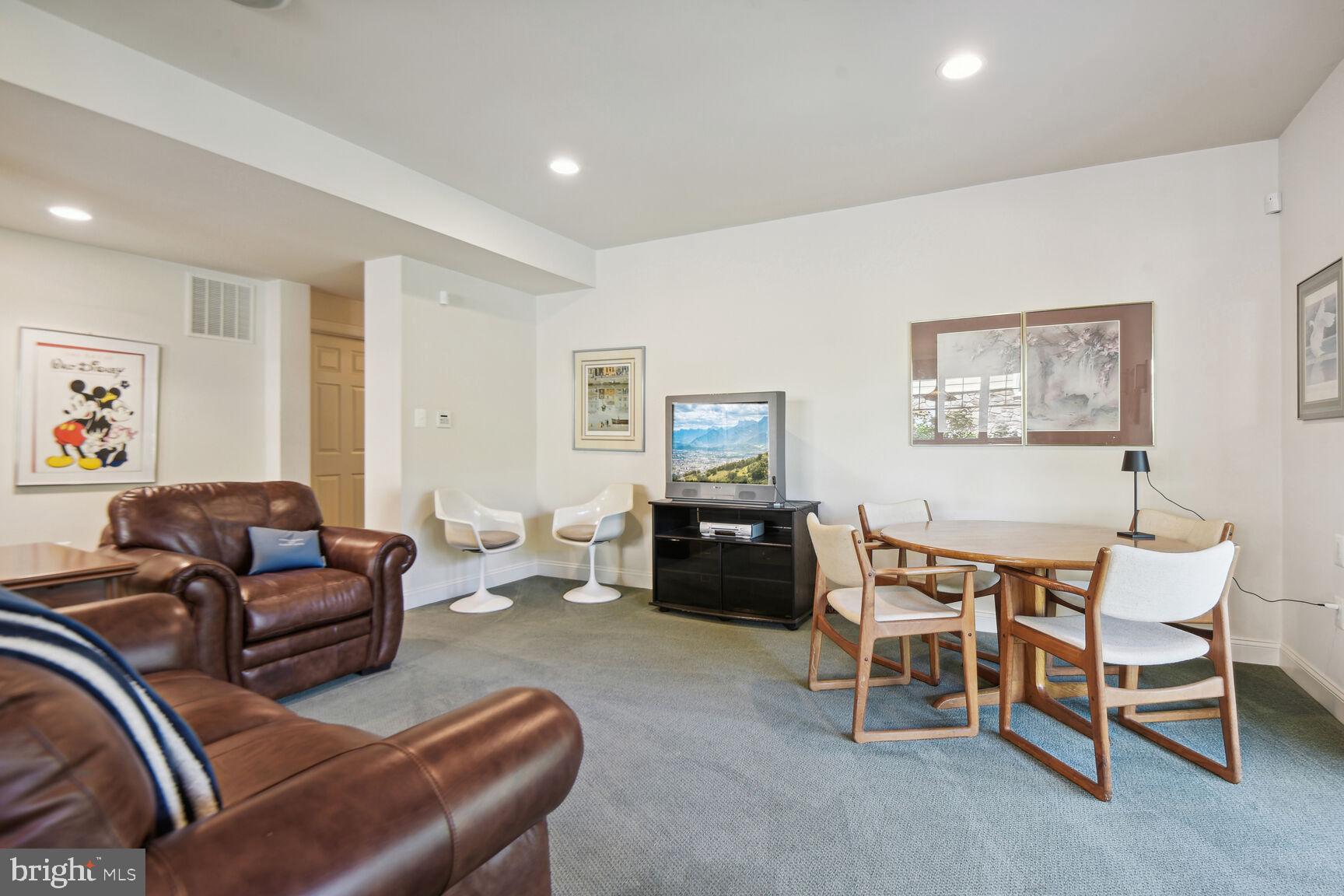 WOODMONT - Residential