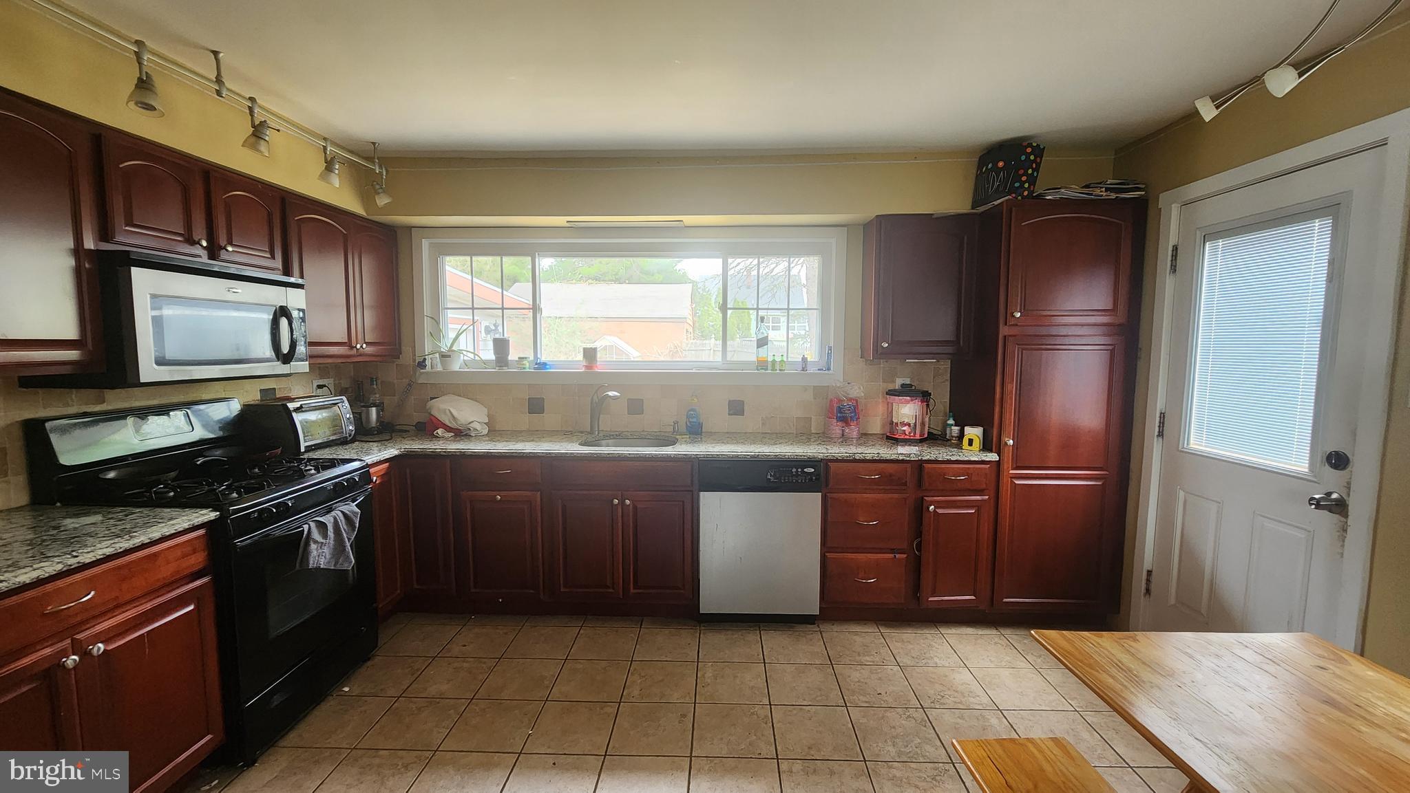 804 CARPENTER STREET