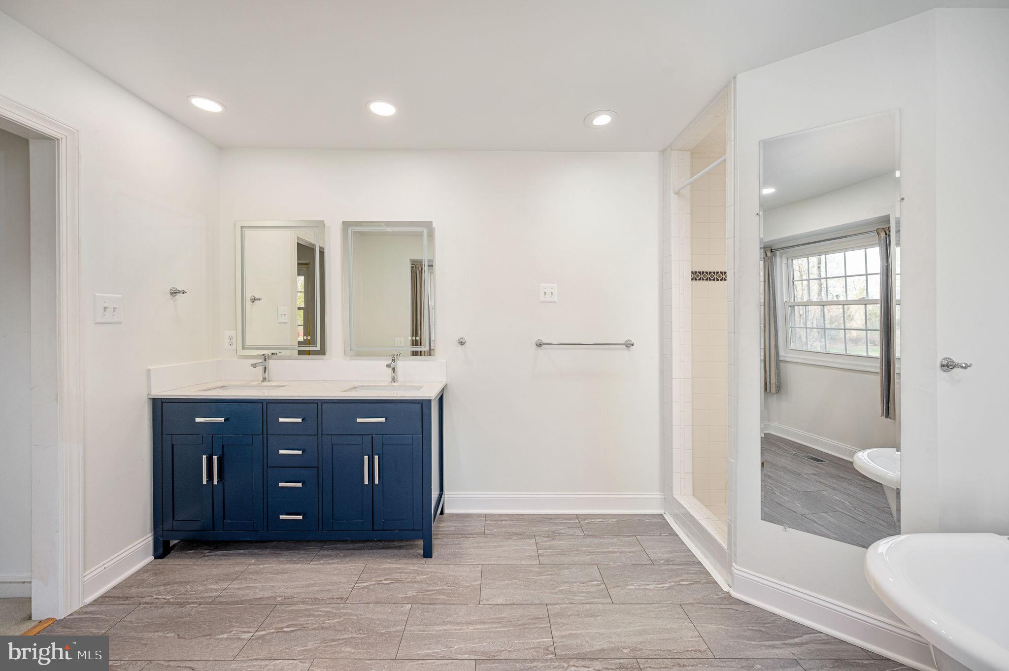 RIVER RIDGE ESTATES - Residential