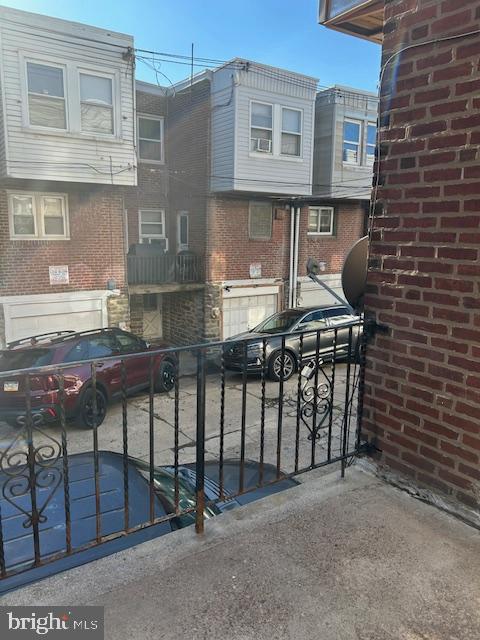 OXFORD CIRCLE - Residential