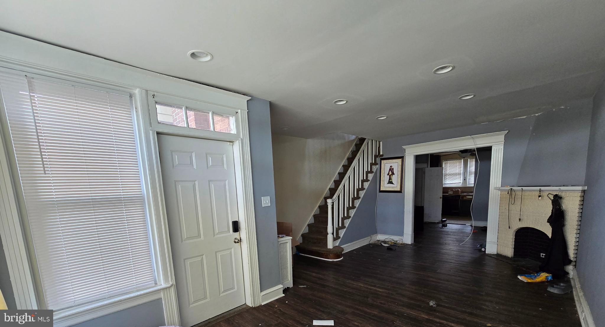 OXFORD CIRCLE - Residential