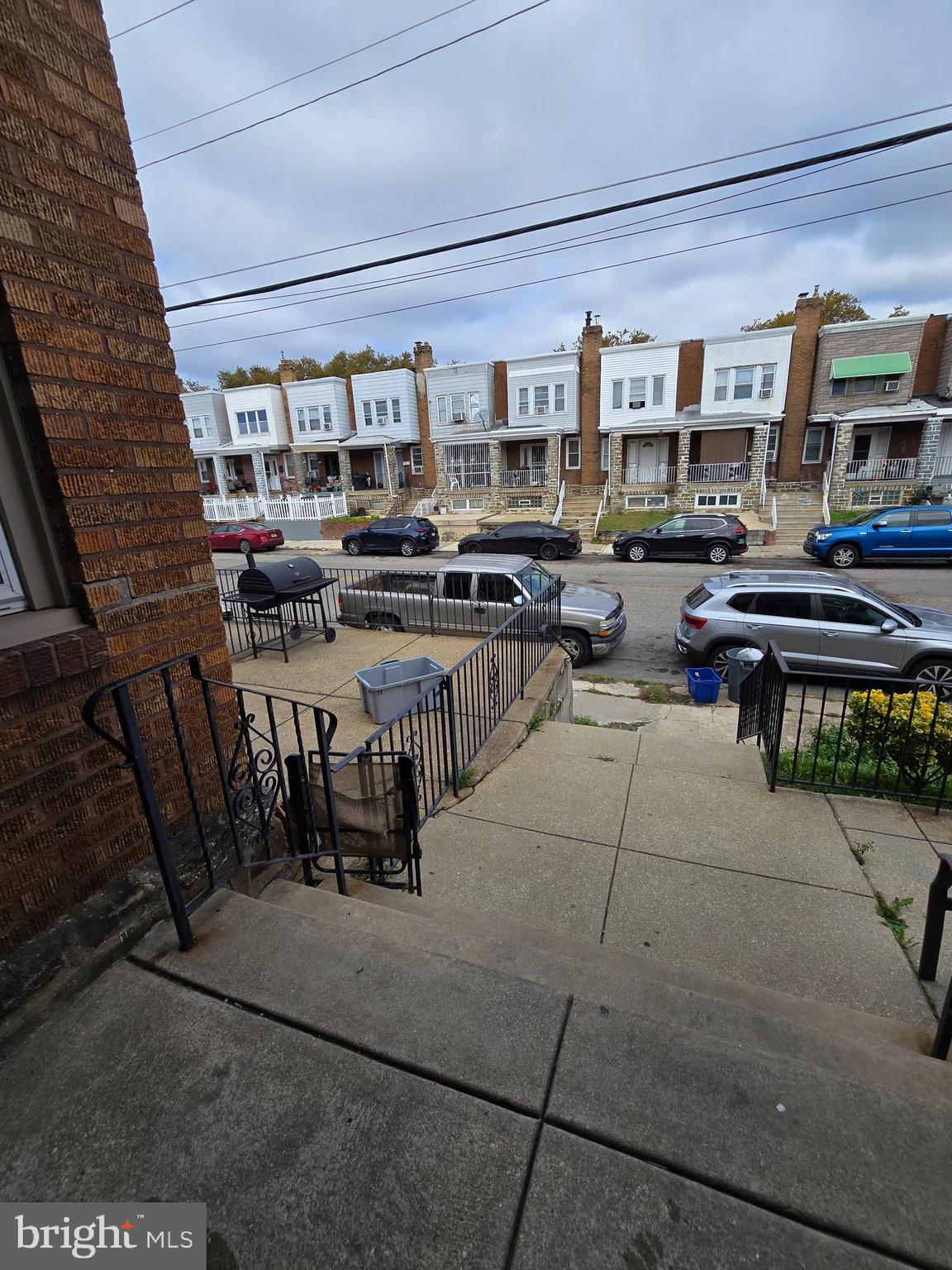 OXFORD CIRCLE - Residential