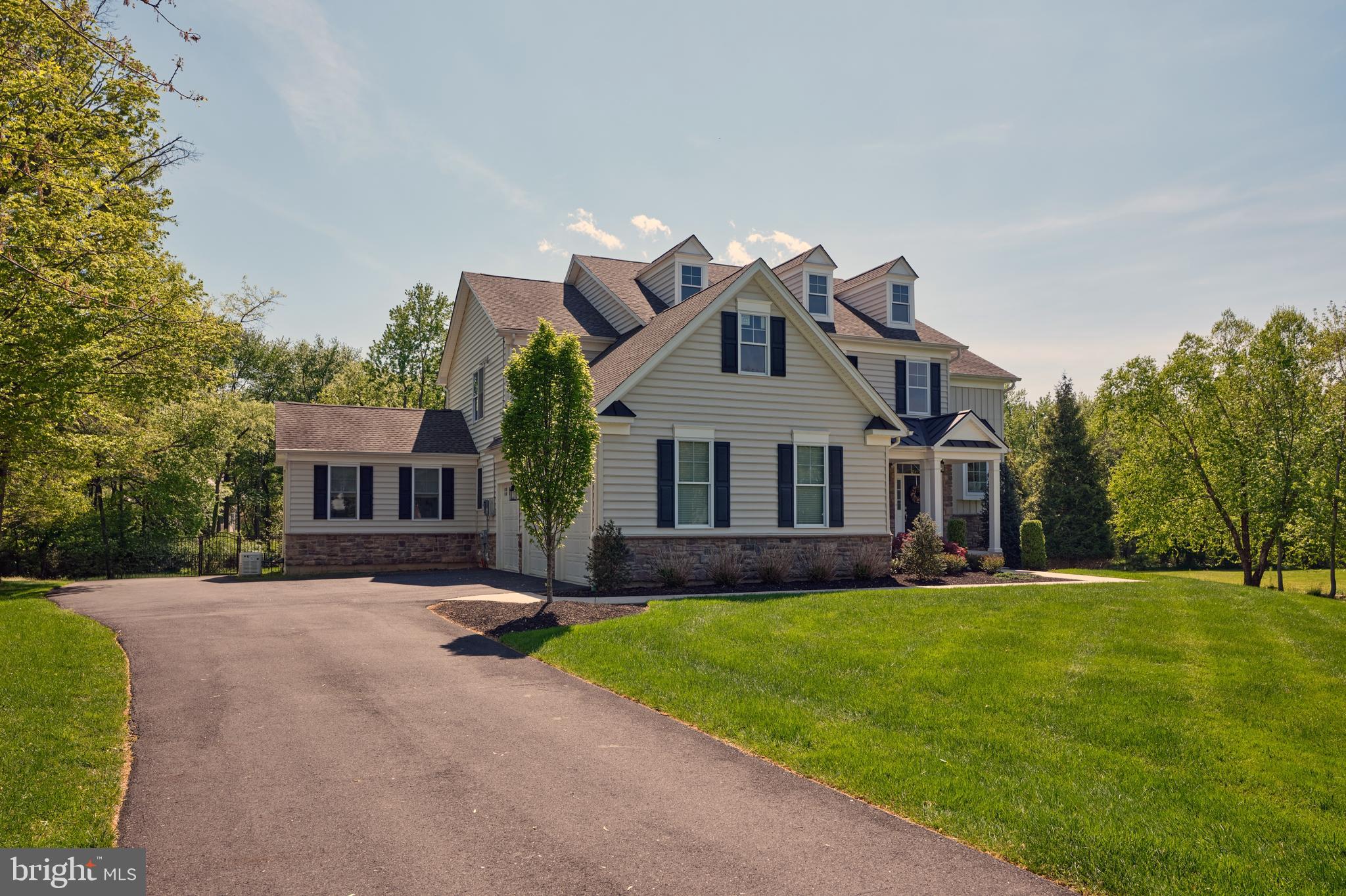 112 WINDING LANE