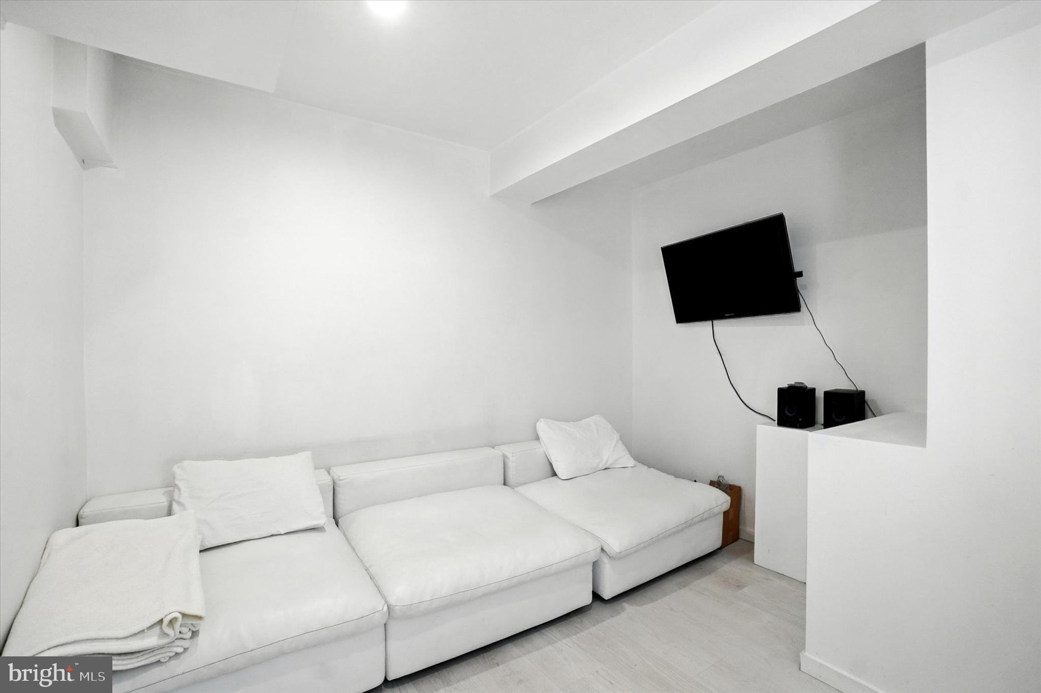 COUNTRY RIDGE - Residential