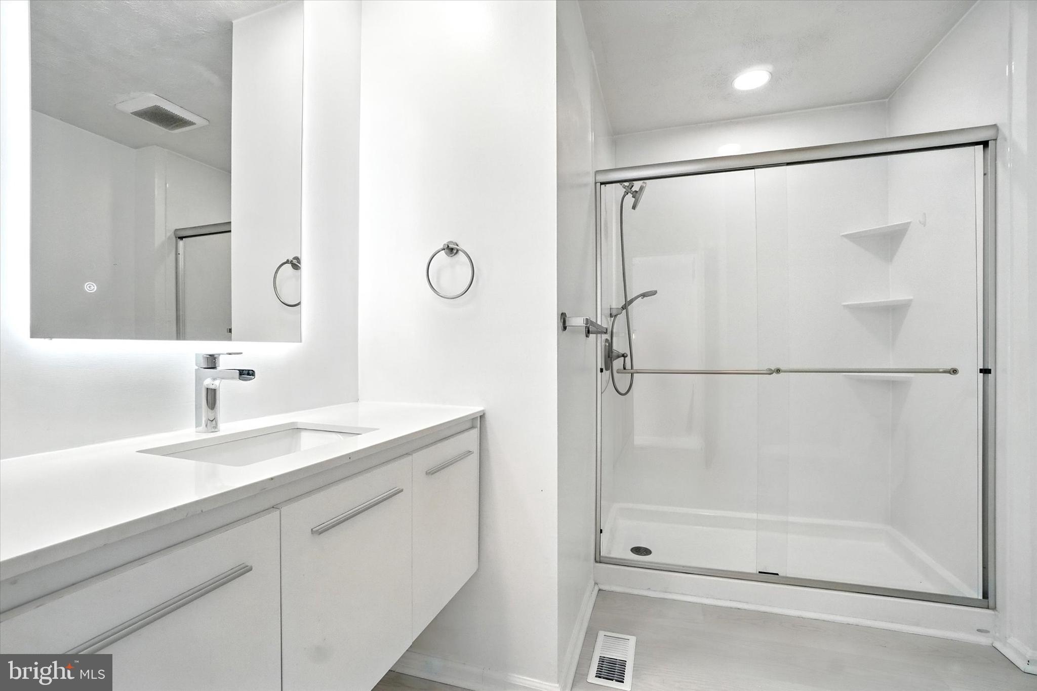 COUNTRY RIDGE - Residential