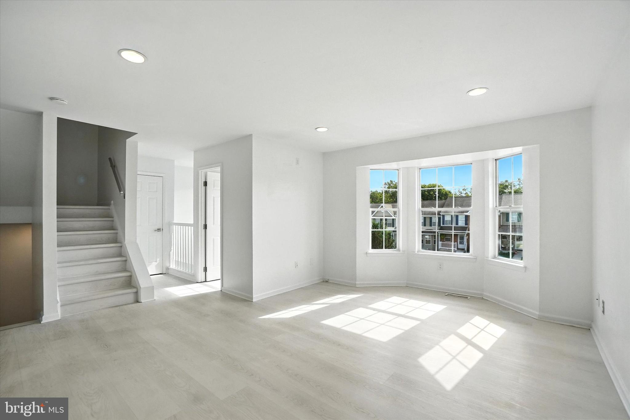 COUNTRY RIDGE - Residential