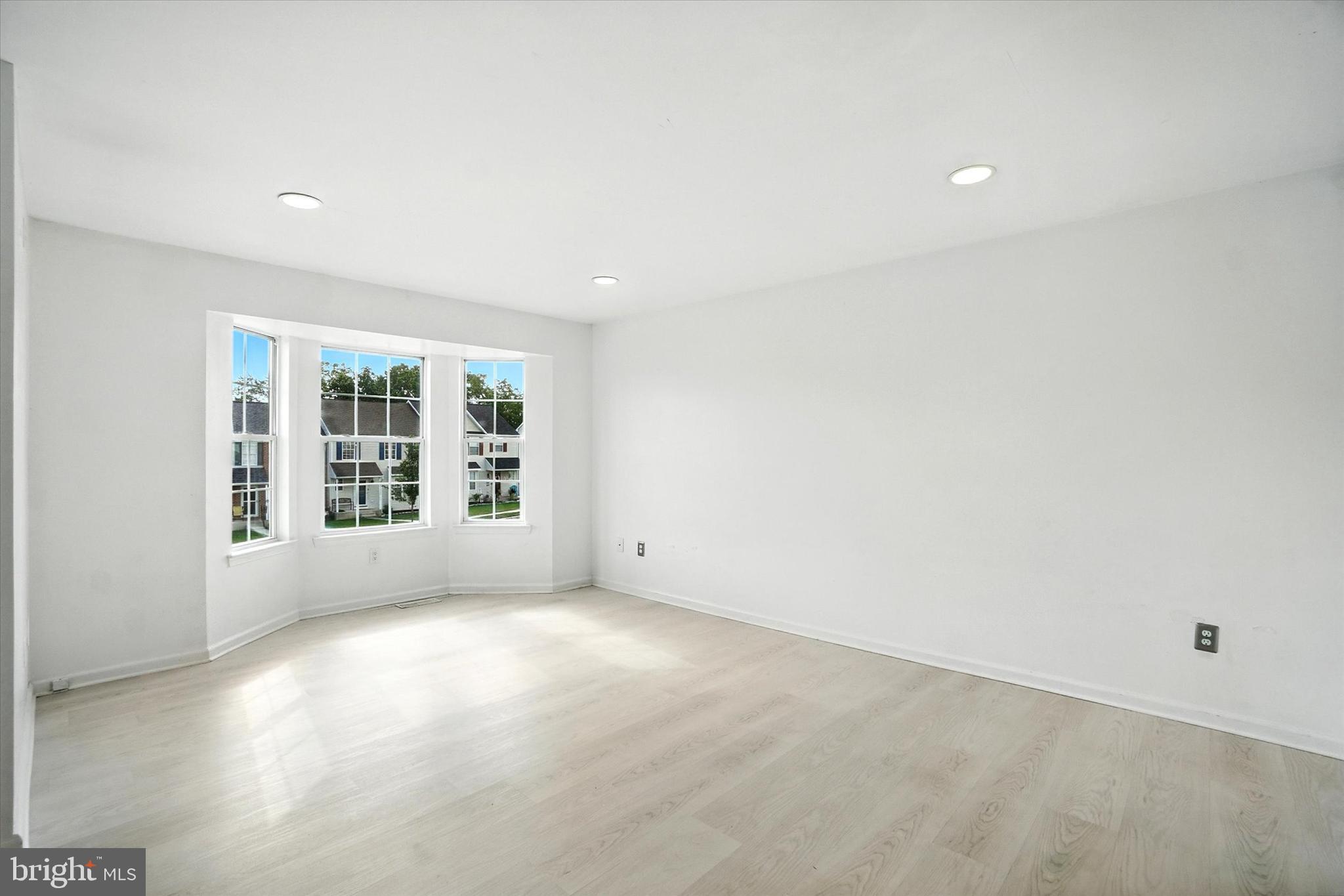 COUNTRY RIDGE - Residential