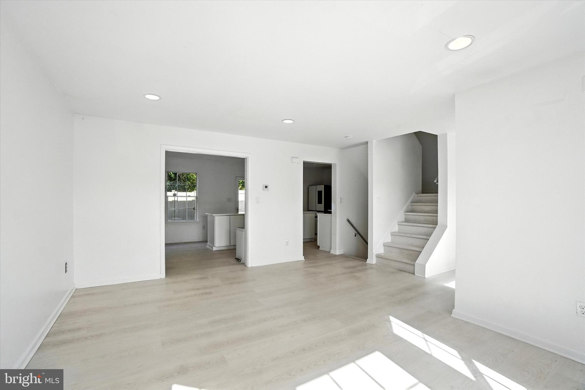 COUNTRY RIDGE - Residential