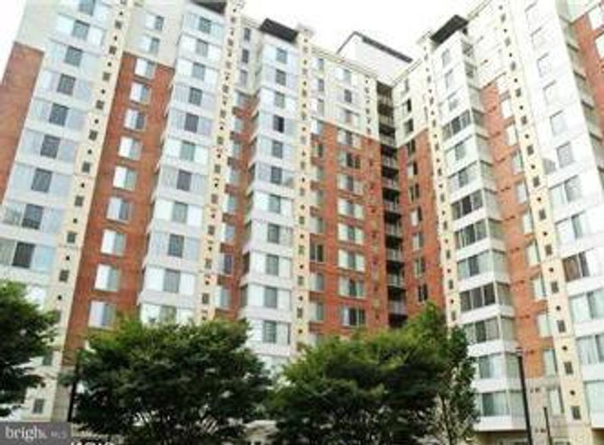 LOCATION LOCATION, IMMACULATELY WELL MAINTAINED 1bd, 1ba w/ balcony condo just steps from Dunn Loring Metro station, bus stop, new Mosaic shops center, restaurants, theatres, hardwood floor, kitchen w/granite counter top , washer/dryer in unit, UNDERGROUND 2 PARKING SPACES, Condo Amenities include: rooftop pool, party room, fitness center, close to Tysons,  24 Hrs security, INTERNET SVCS INCLUDED.