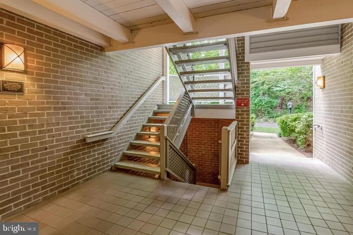 LAFAYETTE FOREST - Residential Lease