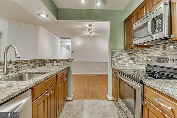 LAFAYETTE FOREST - Residential Lease