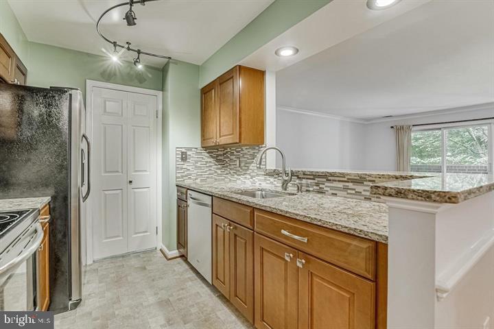 LAFAYETTE FOREST - Residential Lease