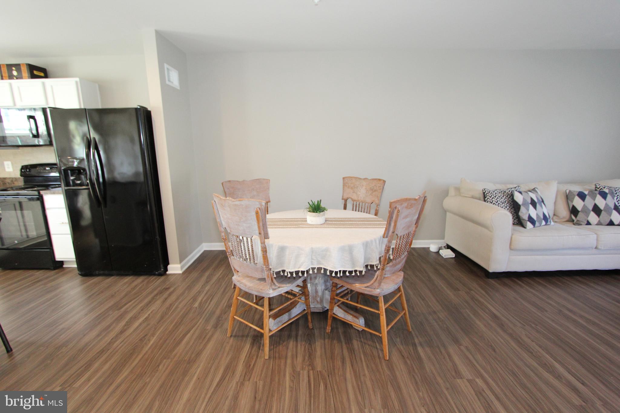 MOUNTAIN SHADOWS - Residential