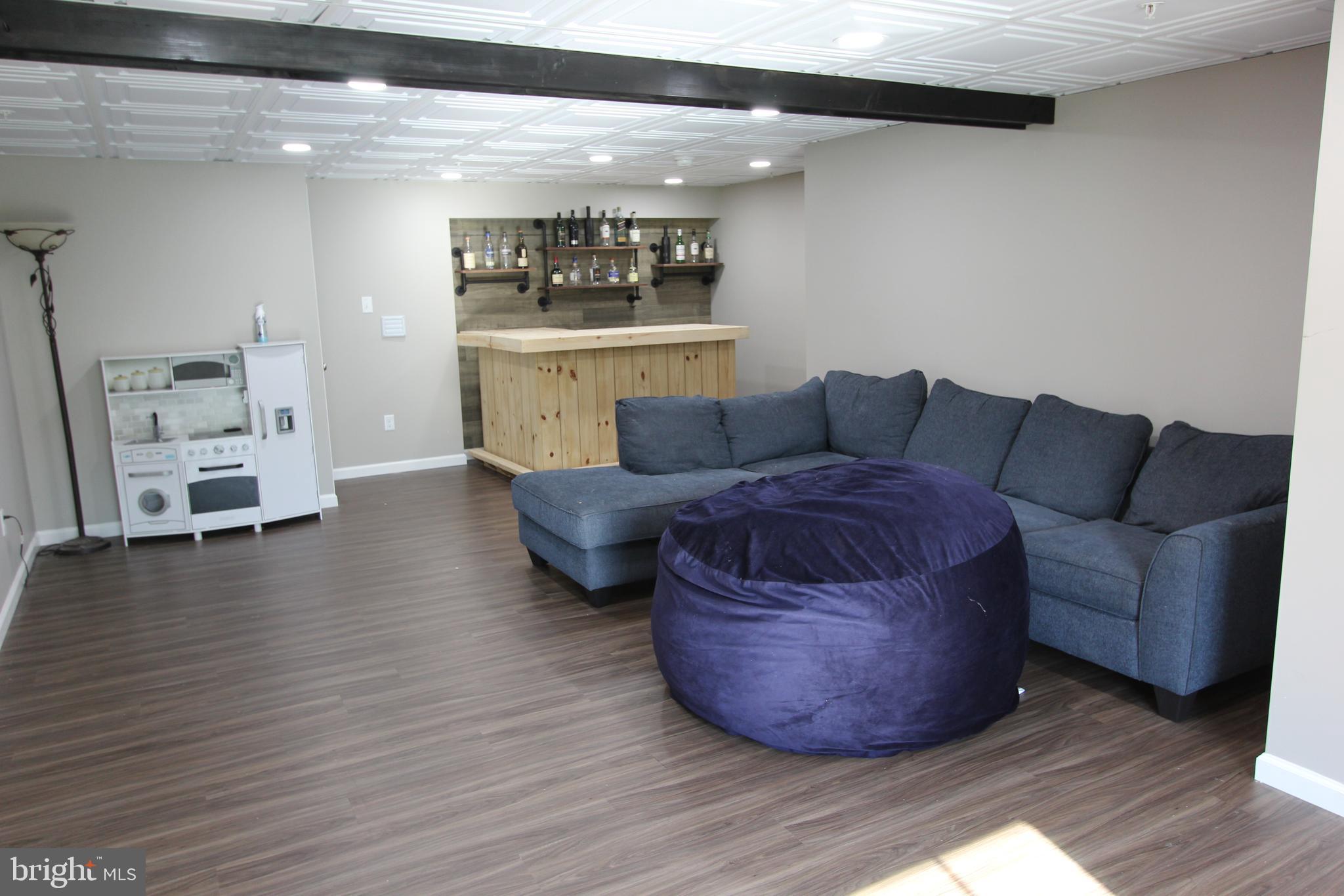 MOUNTAIN SHADOWS - Residential