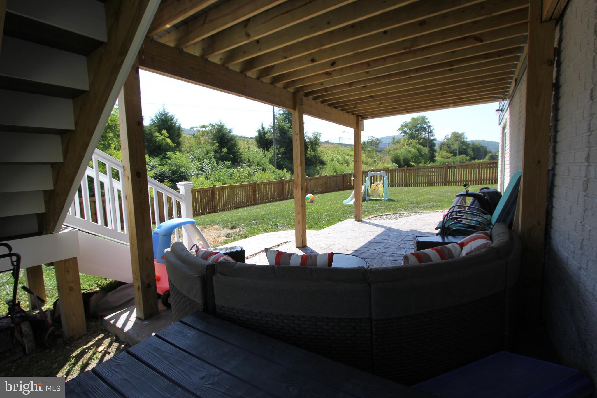 MOUNTAIN SHADOWS - Residential