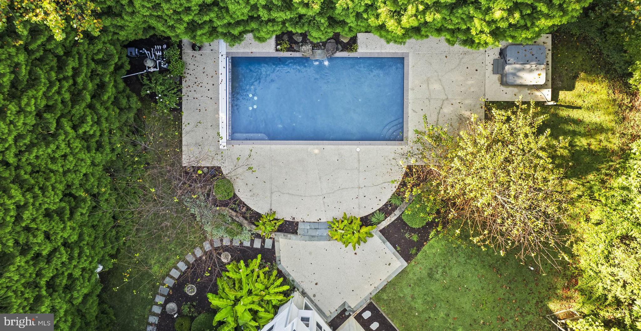 PLUM POINT WOODS - Residential