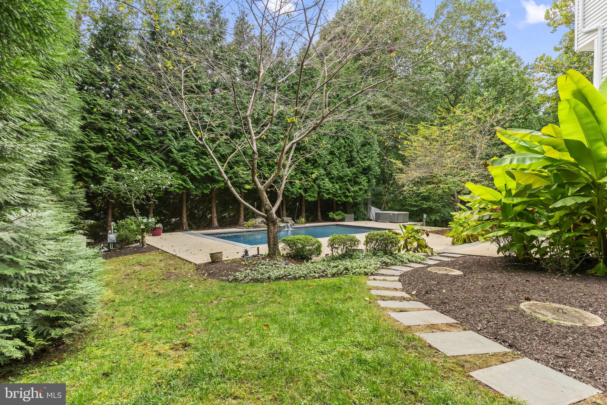 PLUM POINT WOODS - Residential