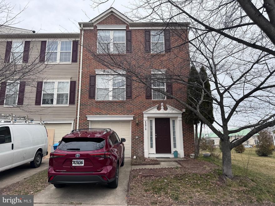 *TENANT MOVING OUT BEFORE ON OR BEFORE MARCH 1ST* 
*PLEASE GIVE TENANT A 10 HOUR NOTICE, AND PLEASE CALL/OR TEXT THEM  TO CONFIRM*
Discover your next home with this charming 3BR townhouse, featuring 2 full baths and a convenient half bath. This end-unit gem boasts a stunning brick facade and three levels of spacious living, accented by elegant bump-outs. The kitchen is a cook's delight, with sleek granite countertops, modern stainless steel appliances, and a chic backsplash. Enjoy privacy in your fully fenced backyard with a serene deck offering tranquil views of the common area. The master suite is an oasis of relaxation, complete with a separate shower and a luxurious soaking tub. Situated within a leisurely stroll to the shopping center, this pet-friendly haven (subject to approval) is waiting for you. Tours are by appointment from Monday to Saturday. Make it yours starting March 1st, 2024.

Central A/C; Cooling Fuel: Electric; Heating: Forced Air; Heating Fuel: Natural Gas; Hot Water: Natural Gas; Water Source: Public; Sewer: Public Septic, Public Sewer