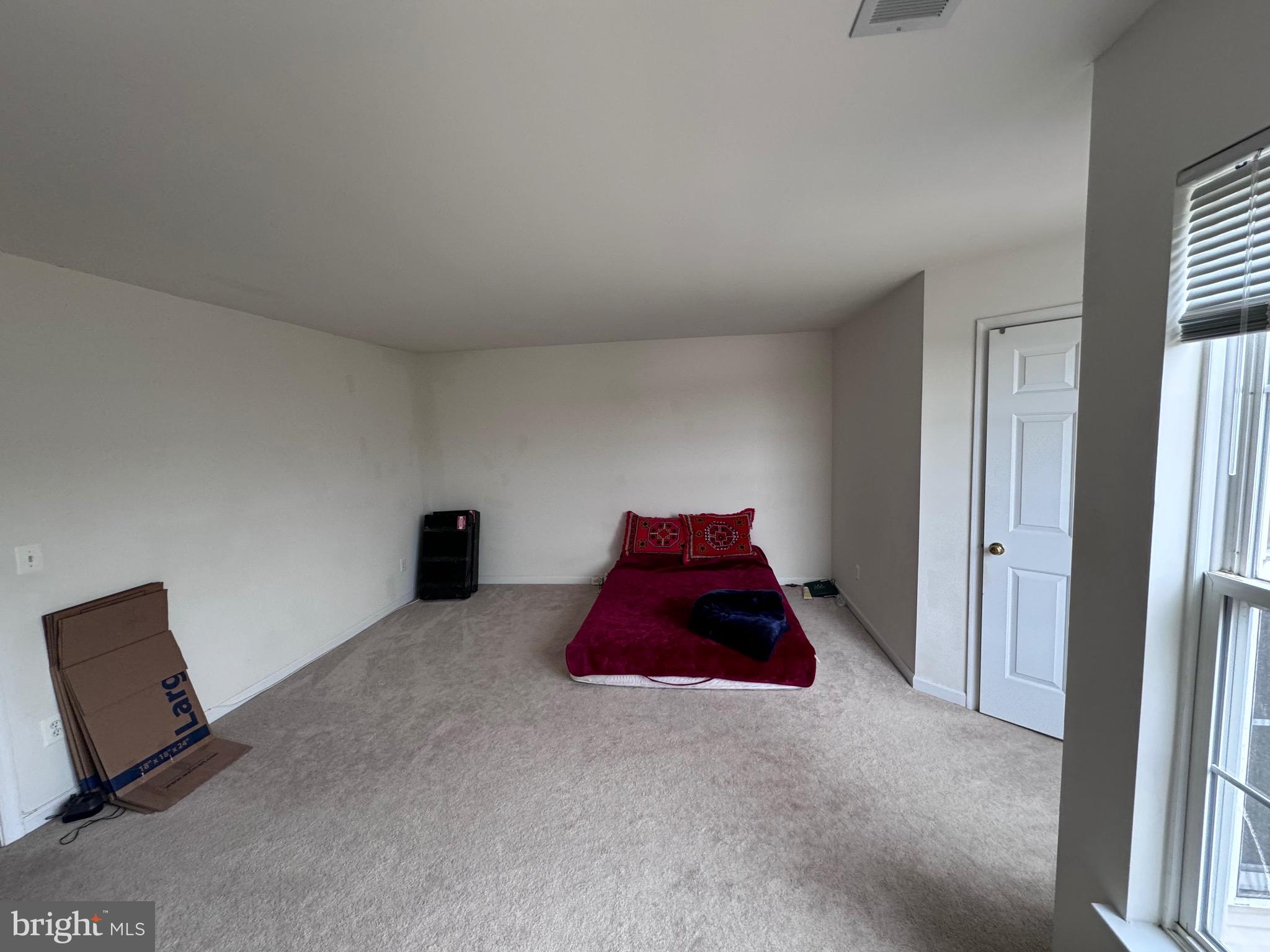 SOUTH RIDING - Residential Lease