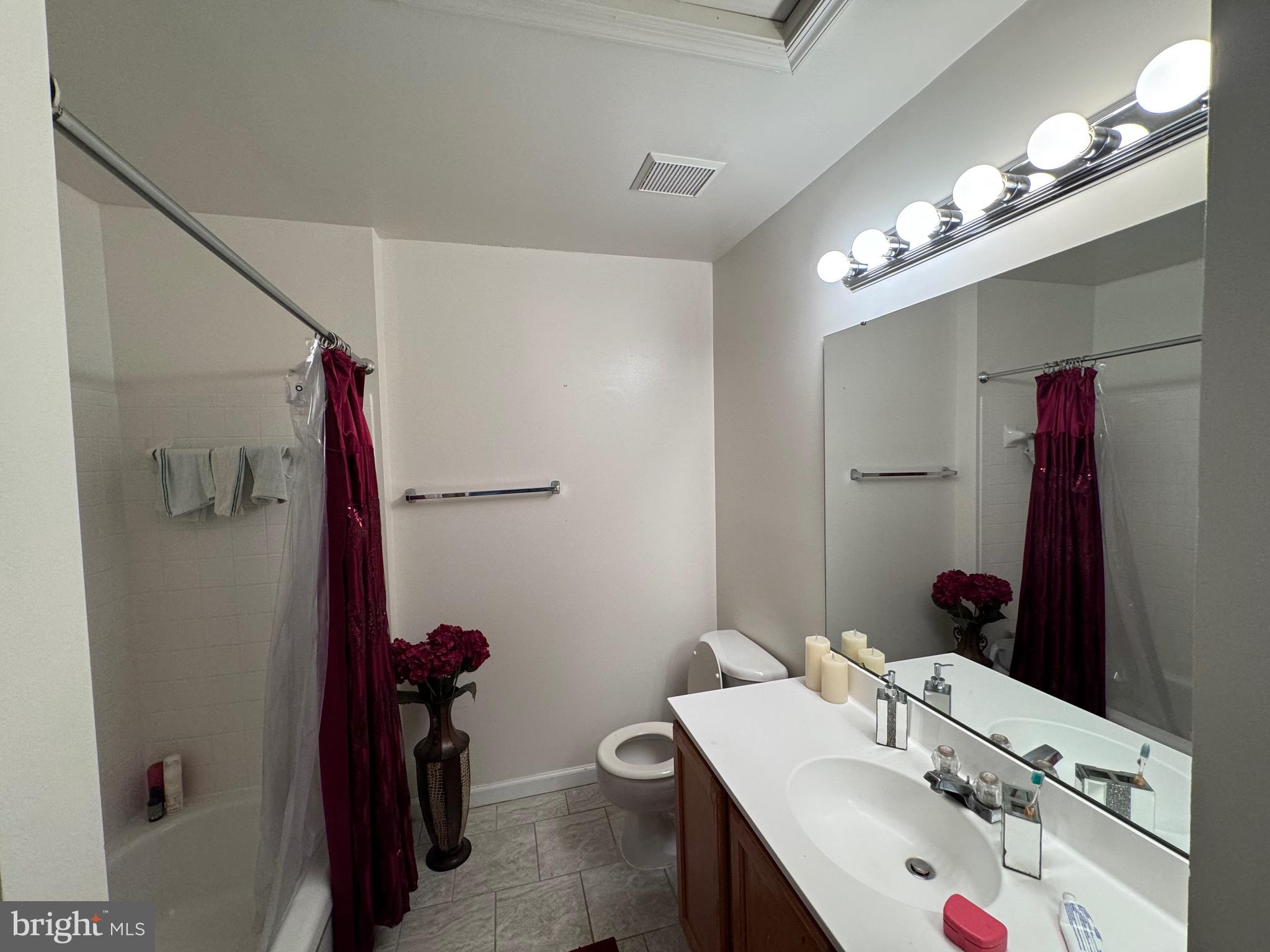 SOUTH RIDING - Residential Lease