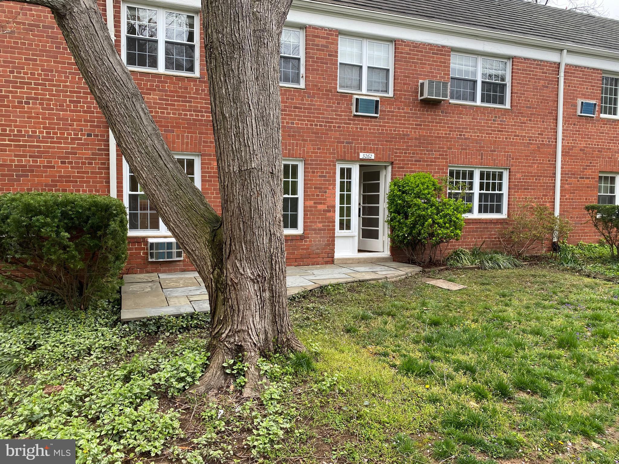 PARKFAIRFAX - Residential Lease