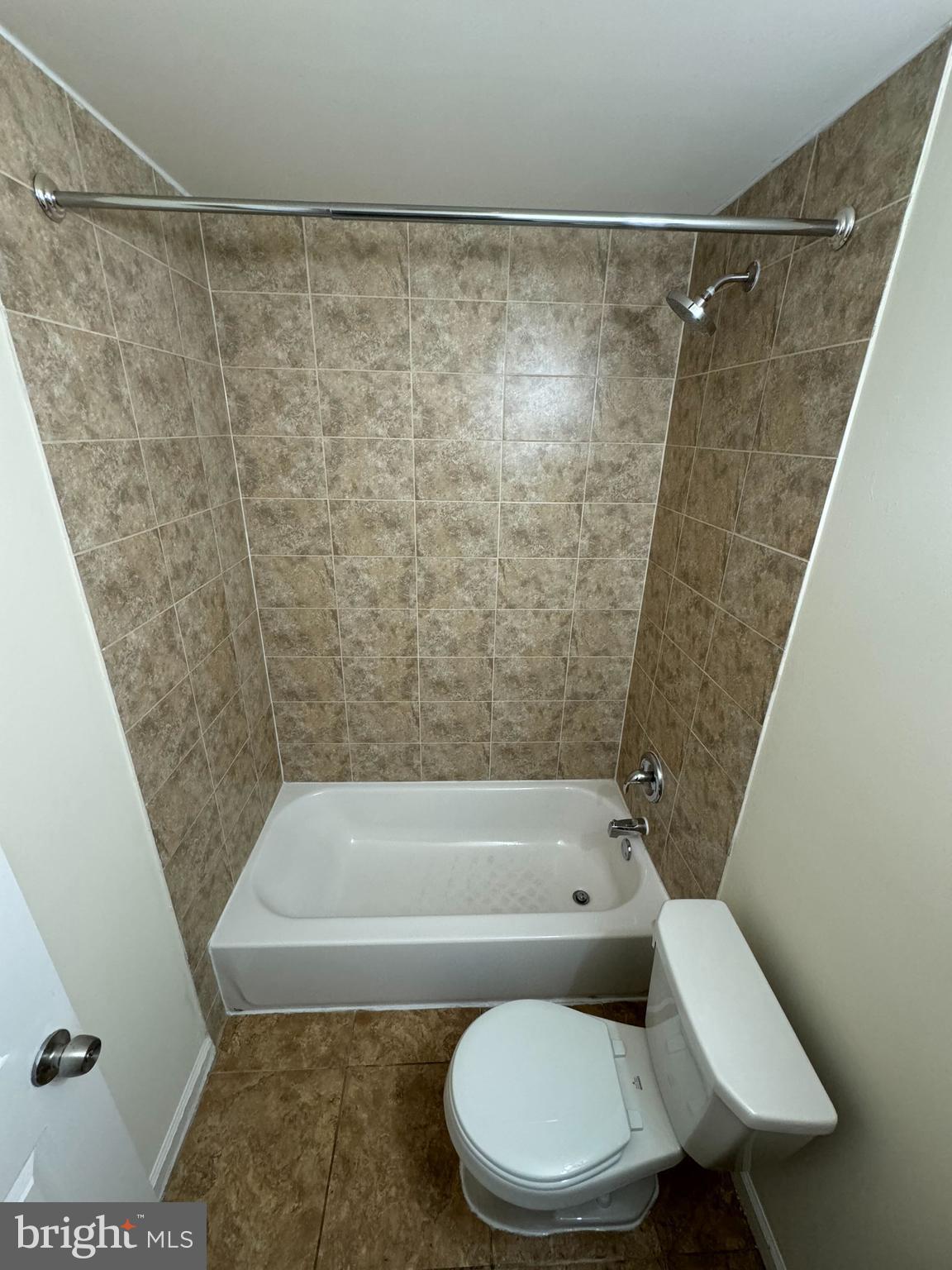 CARROLL PARK - Residential Lease