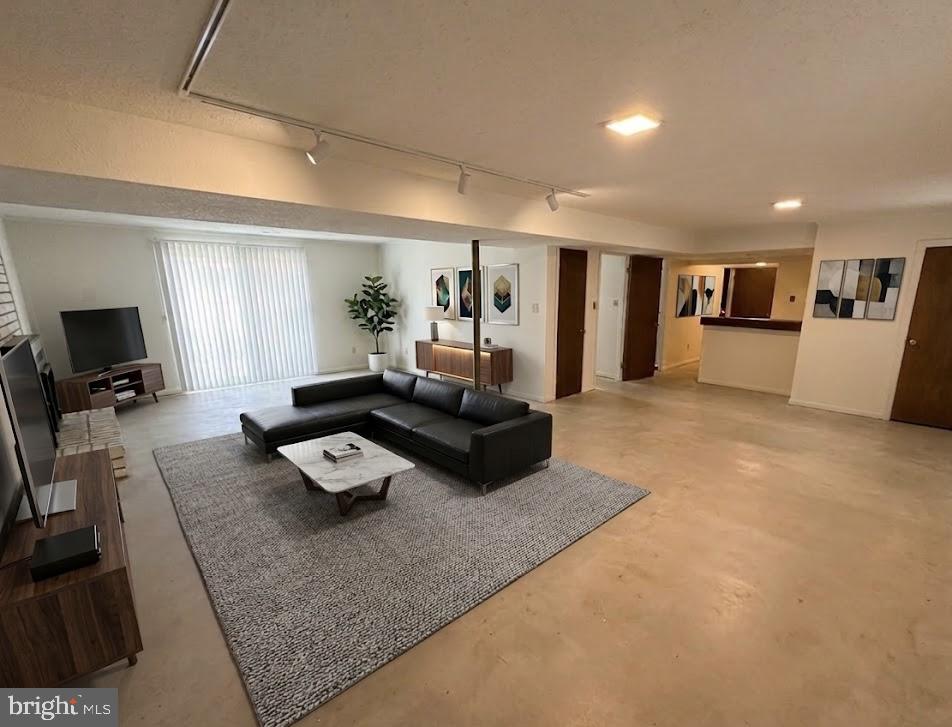 WILLIAMS WALK - Residential