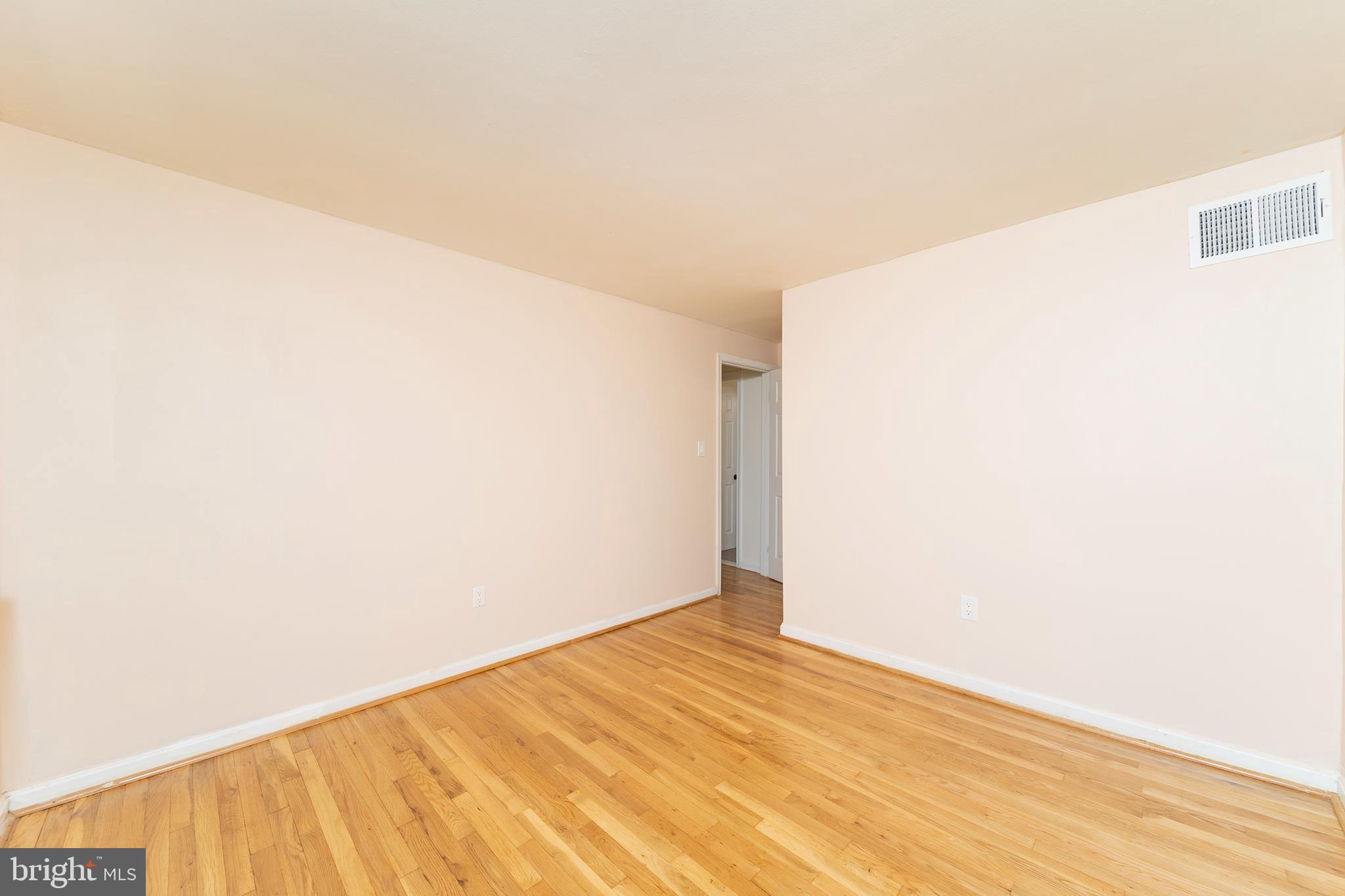 GREENWICH HILL - Residential