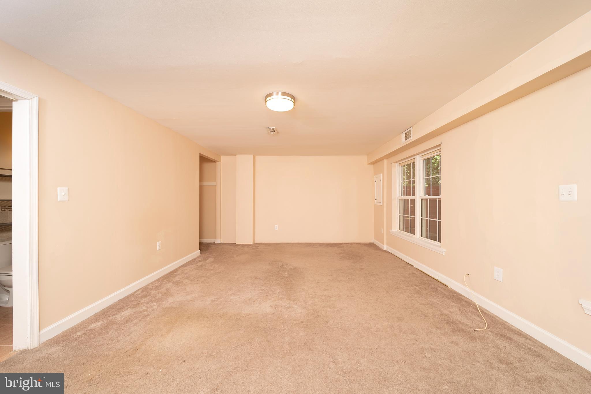 GREENWICH HILL - Residential