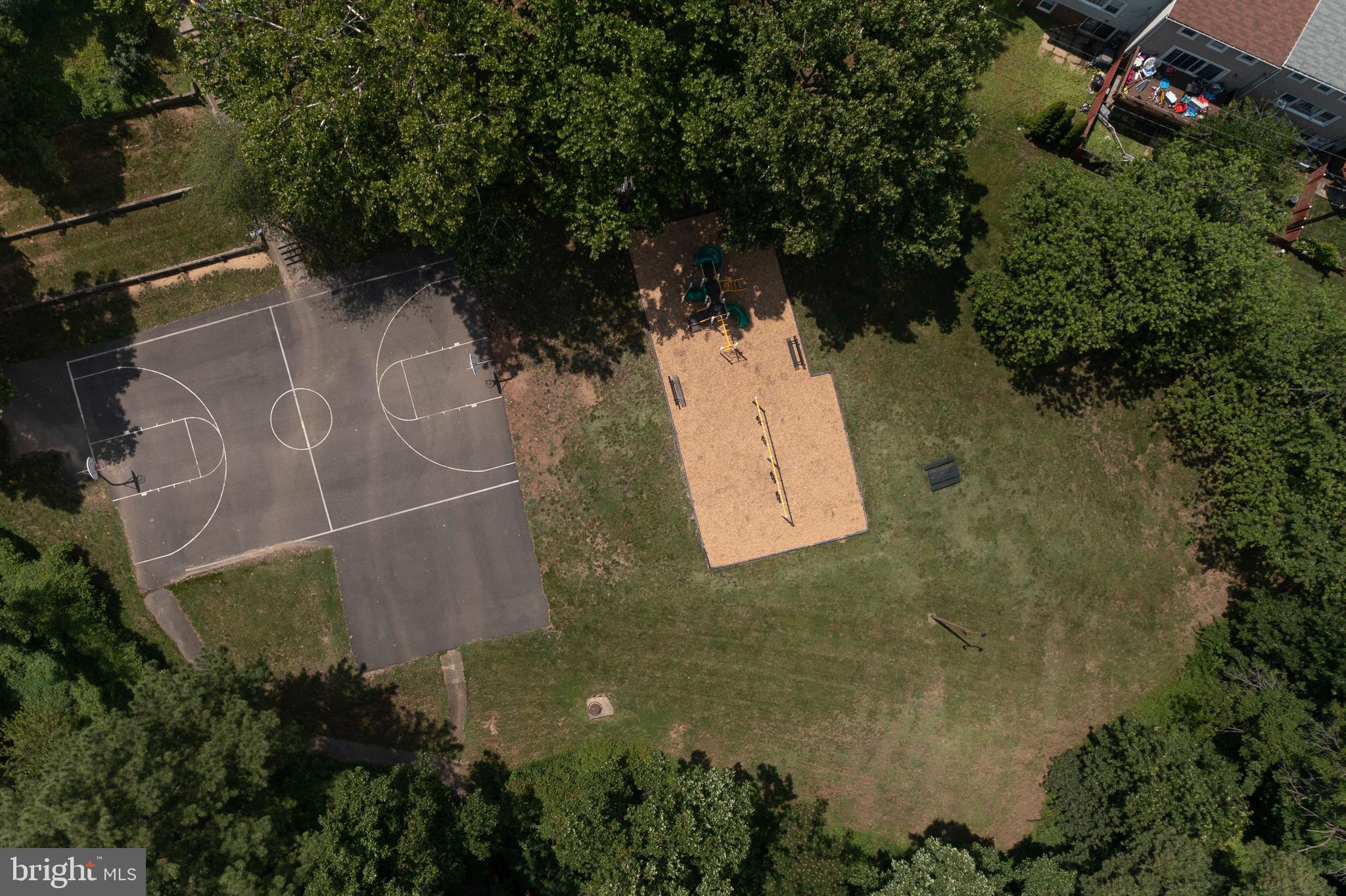 GREENWICH HILL - Residential