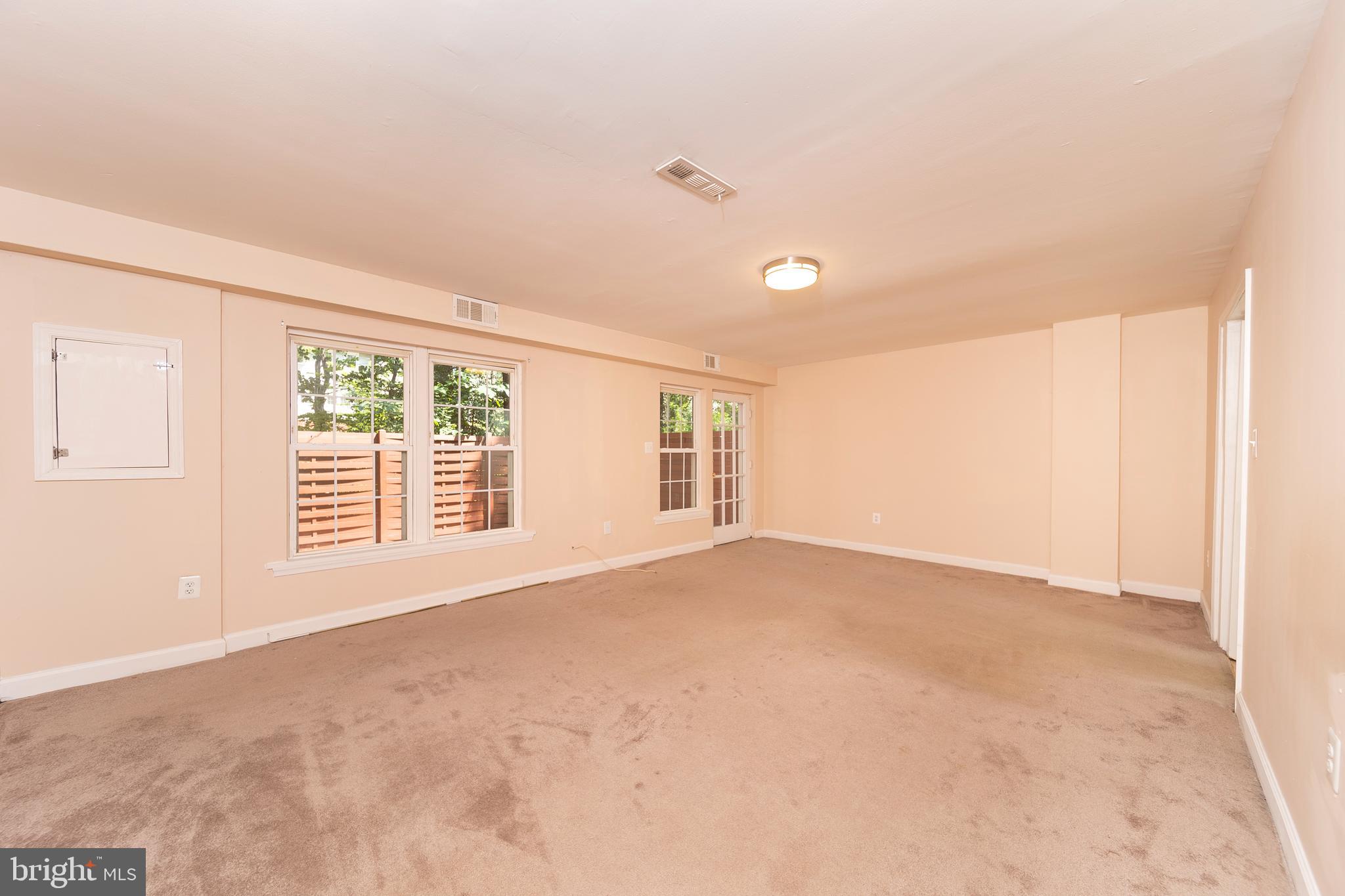 GREENWICH HILL - Residential