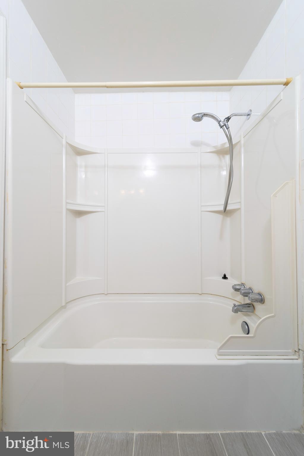 GREENWICH HILL - Residential