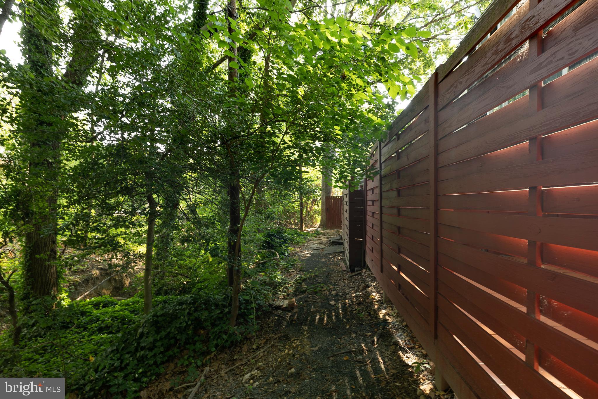 GREENWICH HILL - Residential