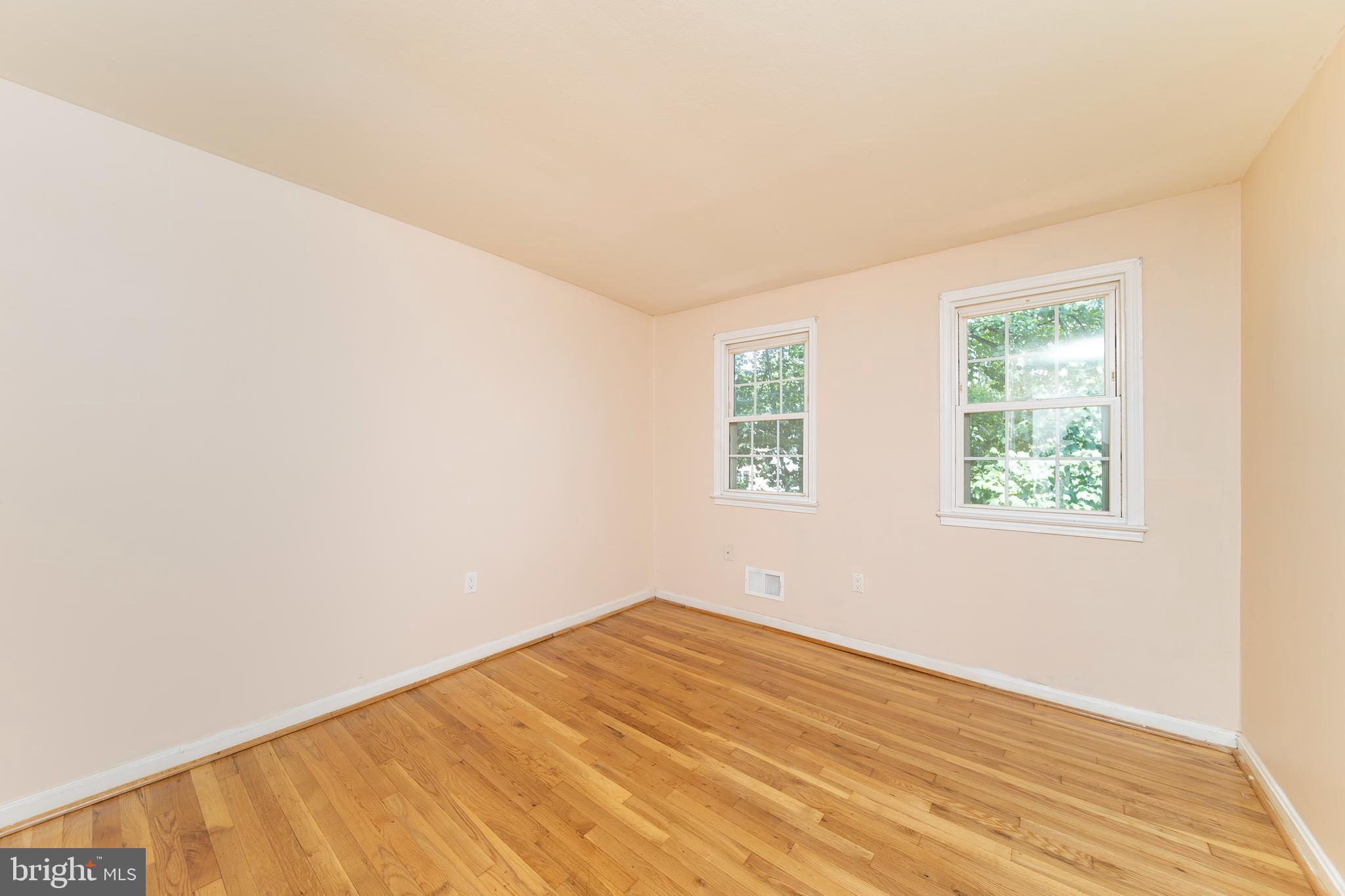 GREENWICH HILL - Residential