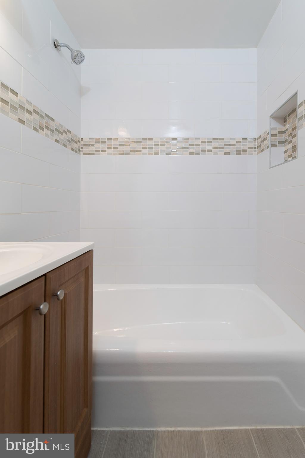 GREENWICH HILL - Residential