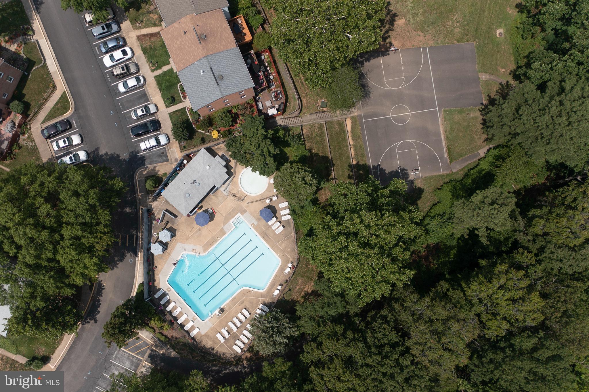 GREENWICH HILL - Residential