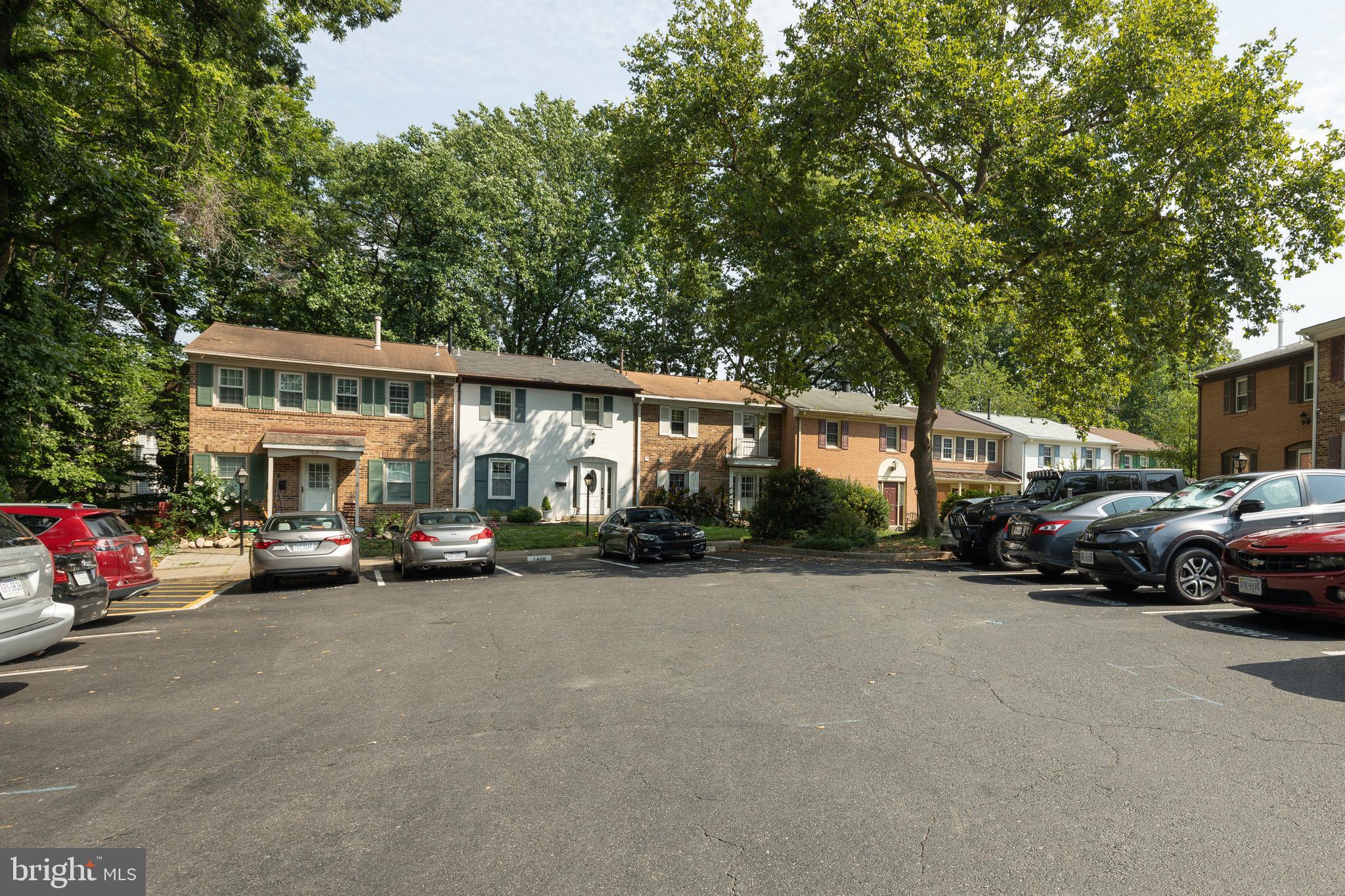 GREENWICH HILL - Residential