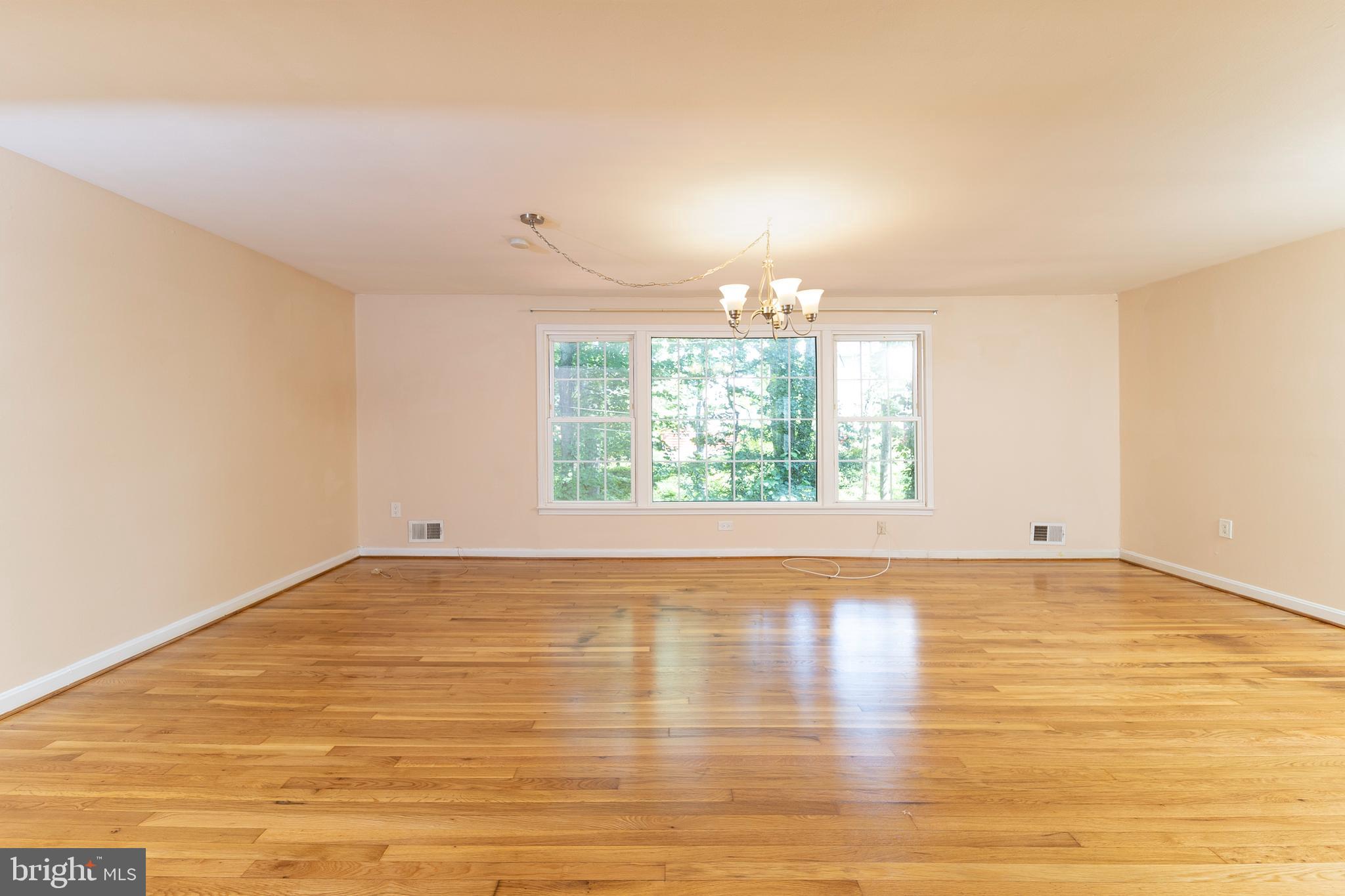 GREENWICH HILL - Residential