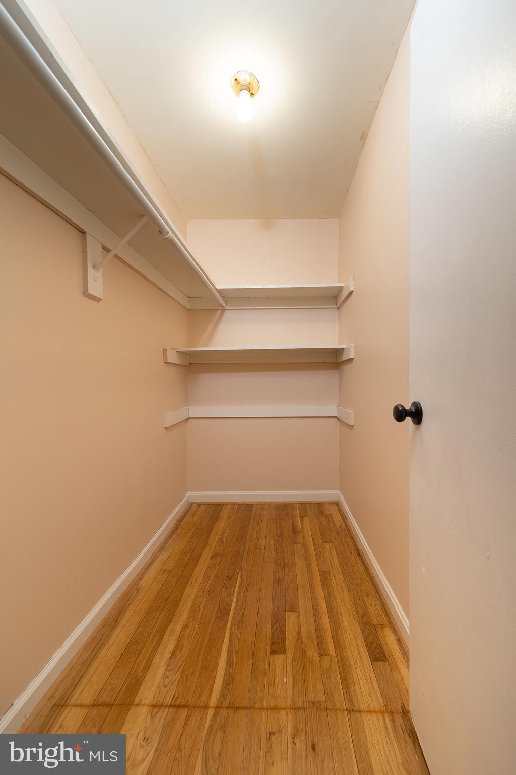 GREENWICH HILL - Residential