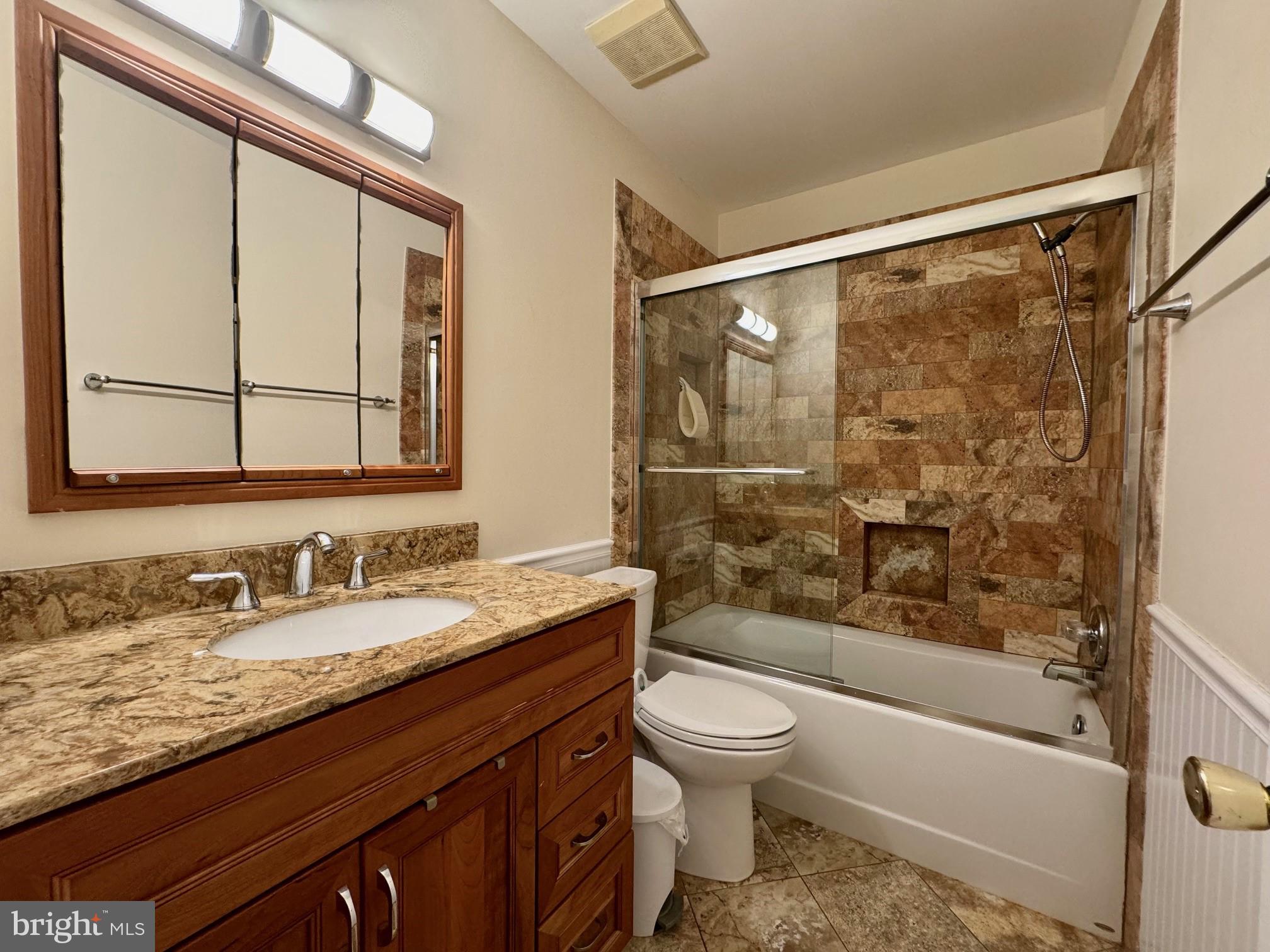 BEL PRE WOODS - Residential Lease