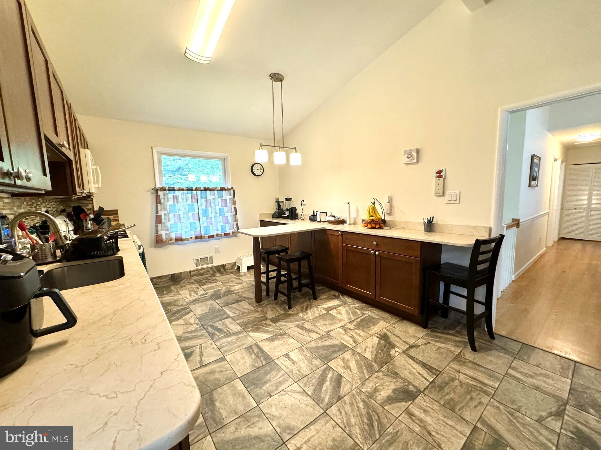 BEL PRE WOODS - Residential Lease