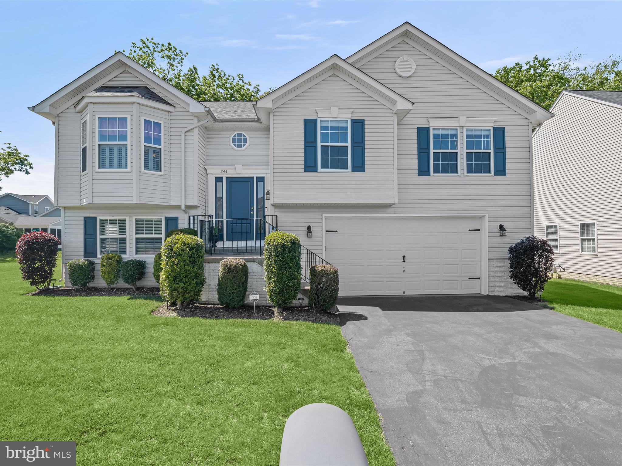 LAKE COVENTRY - Residential