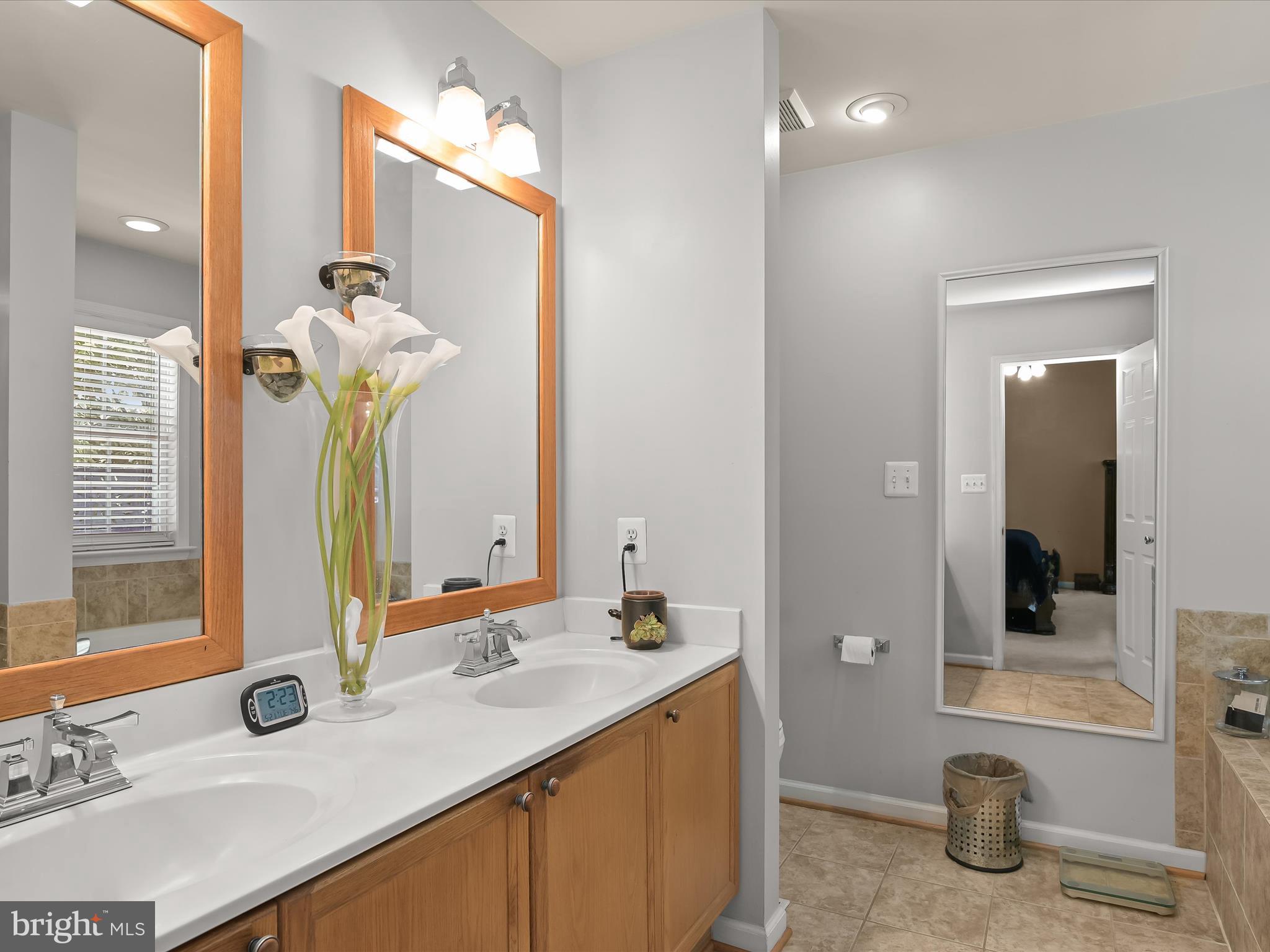 LAKE COVENTRY - Residential