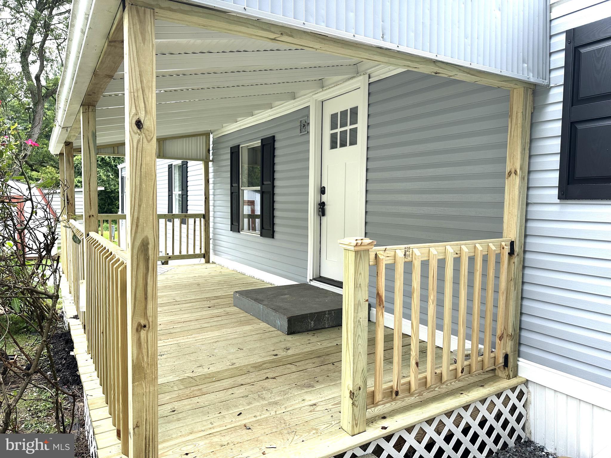 20 MAPLEWOOD DRIVE