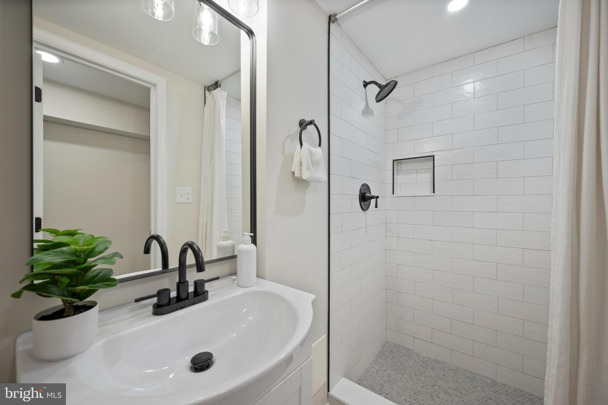 ACADEMY HEIGHTS - Residential