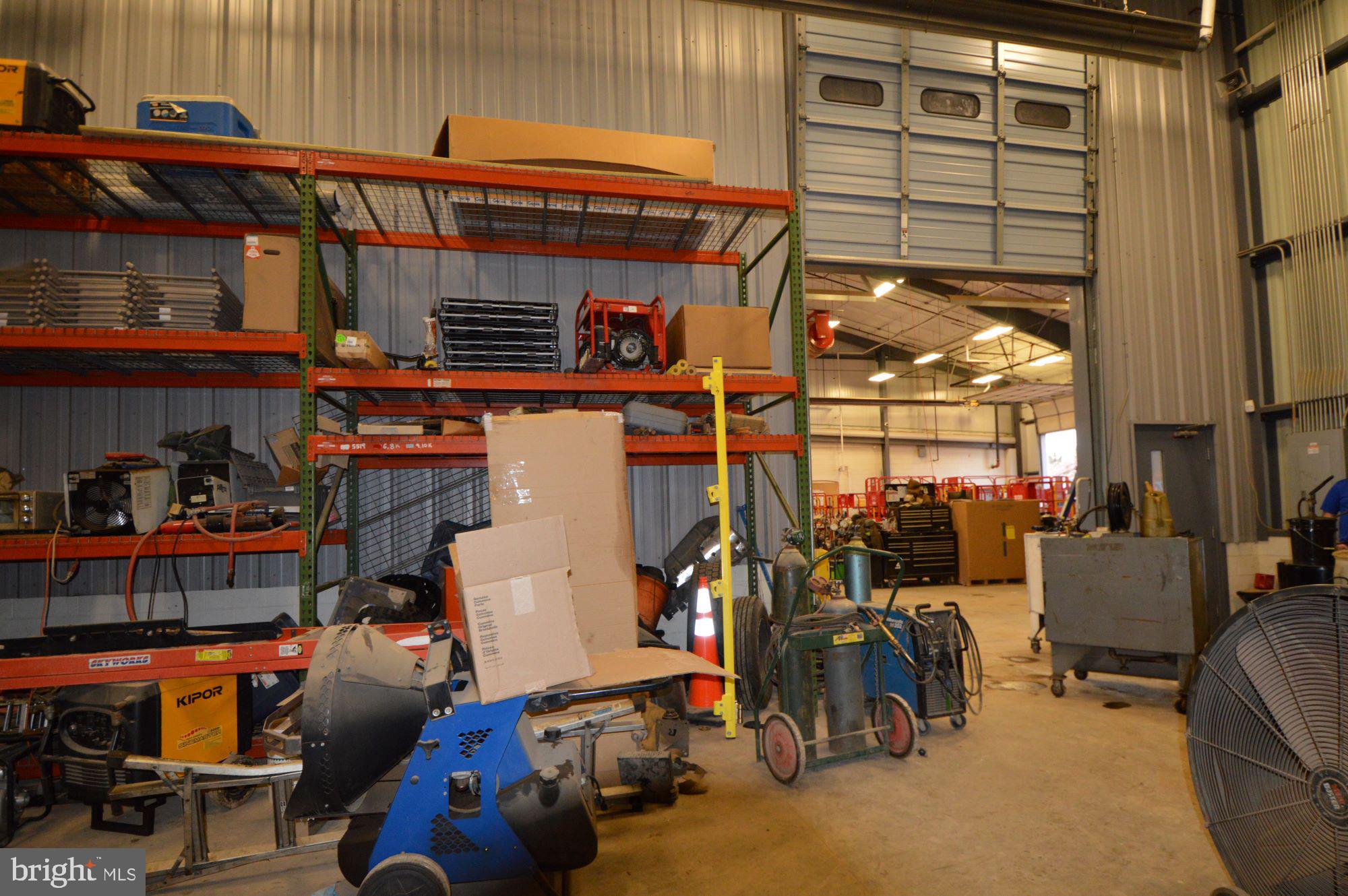 WELLINGFORD INDUSTRIAL PARK - Commercial Lease