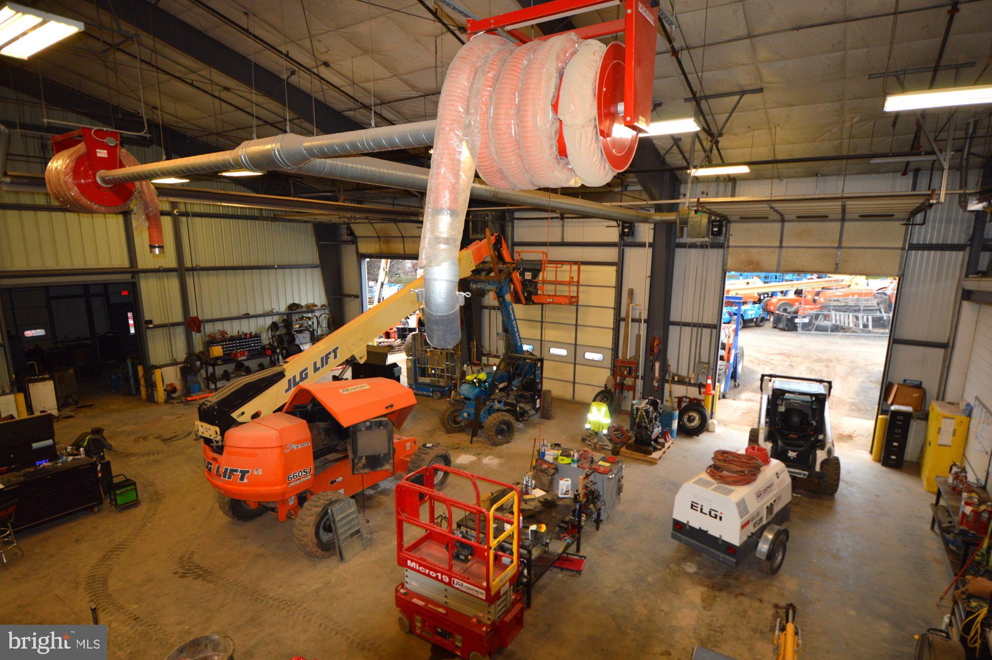 WELLINGFORD INDUSTRIAL PARK - Commercial Lease