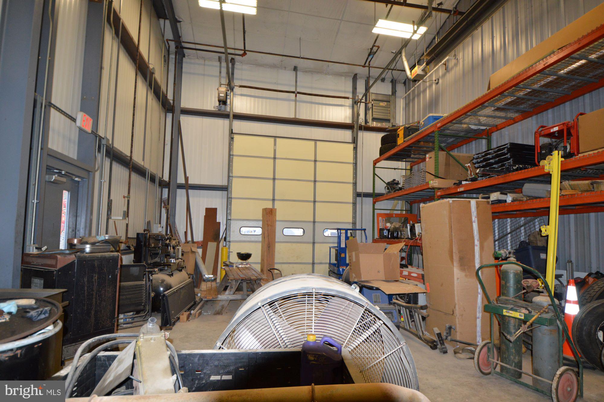 WELLINGFORD INDUSTRIAL PARK - Commercial Lease